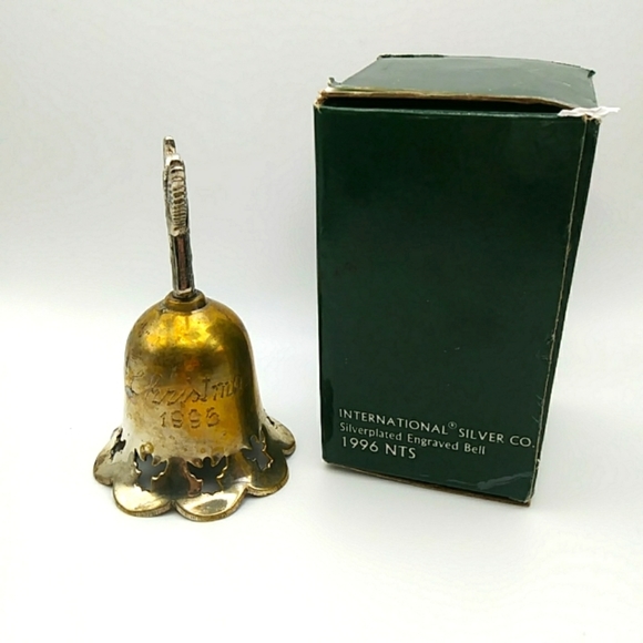 Vintage 1996 Silverplated Engraved Bell "Christmas 1996" International Silver Co - Picture 8 of 8